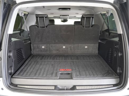 Used 2020 GMC Yukon XL Denali w/ Denali Premium Package image 38