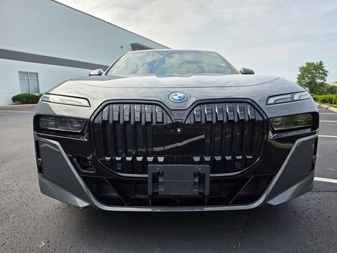 Used 2023 BMW i7 xDrive60 AWD/4WD image 18