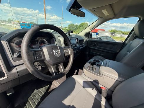 Used 2017 RAM 1500 Express RWD image 14
