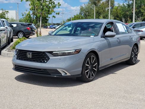 Used 2023 Honda Accord Touring image 3