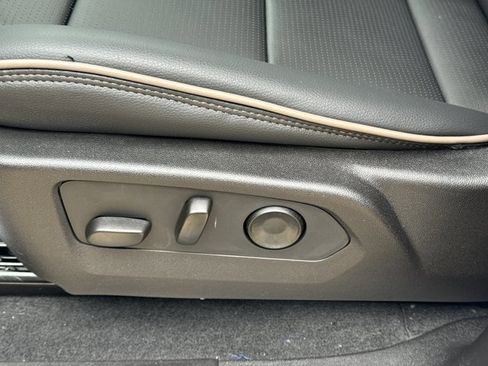 New 2026 GMC Canyon Denali image 15