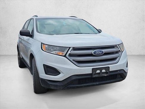 Used 2018 Ford Edge SE image 2