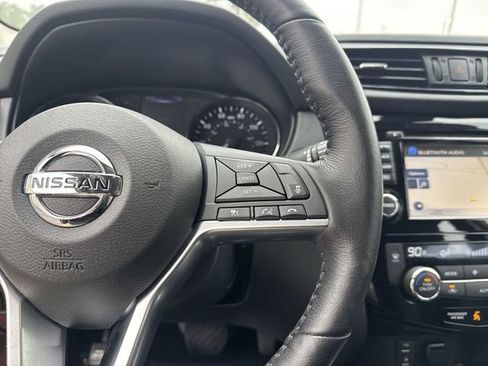 Used 2017 Nissan Rogue Sport SL w/ SL Premium Package image 17