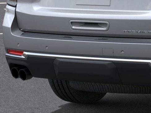 New 2025 Chevrolet Suburban Premier image 14