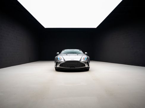 Used 2025 Aston Martin V8 Vantage Coupe RWD image 78