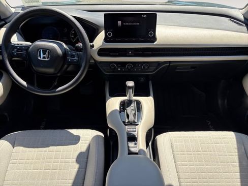 Used 2025 Honda HR-V LX image 10