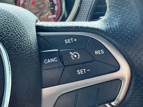 Used 2017 Dodge Challenger SRT Hellcat RWD image 22