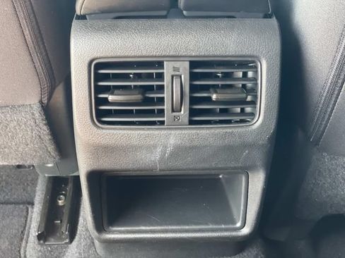 Used 2023 Nissan Rogue S FWD image 11