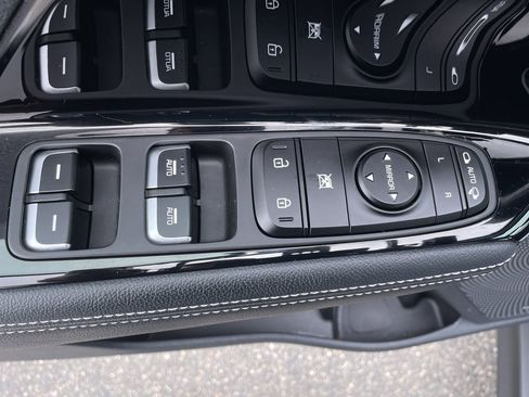 Used 2022 Kia Niro EX w/ Cold Weather Package image 18