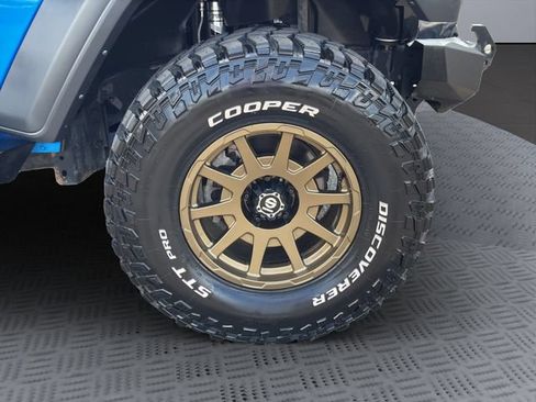 Used 2022 Jeep Wrangler Sport AWD/4WD image 29