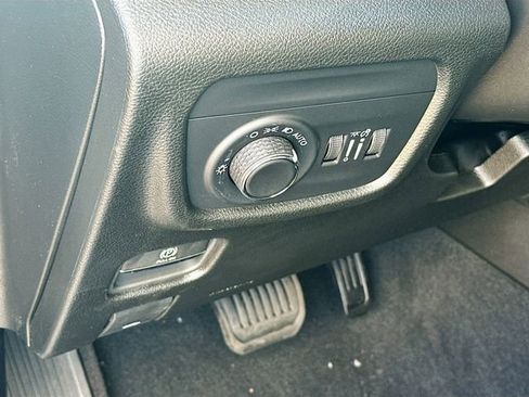 New 2025 Jeep Grand Cherokee Laredo w/ Luxury Tech Group I image 11