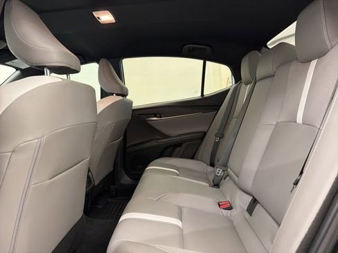 Used 2025 Toyota Camry SE w/ Convenience Package FWD image 10