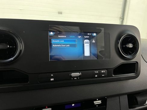 Used 2023 Mercedes-Benz Sprinter 3500 image 39