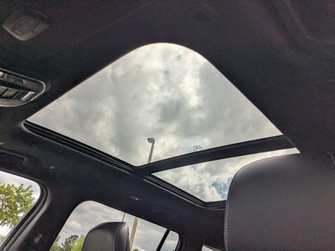 Used 2024 Jeep Grand Cherokee L Limited w/ Black Appearance Package image 18