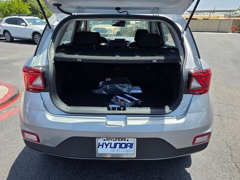 New 2025 Hyundai Venue SEL image 13