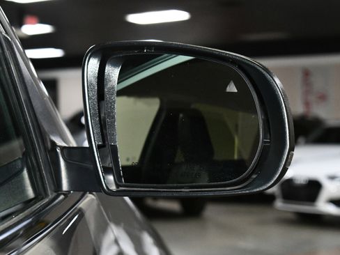 Used 2019 Jeep Cherokee Limited image 64