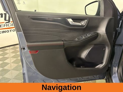 Used 2024 Ford Escape ST-Line w/ Tech Pack #1 AWD/4WD image 9