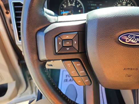 Used 2018 Ford F150 XLT w/ Equipment Group 302A Luxury image 26