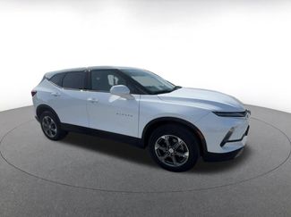 Used 2025 Chevrolet Blazer LT FWD video 2