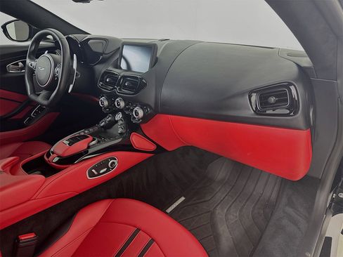 Used 2023 Aston Martin V8 Vantage Roadster image 9