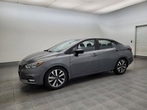 Used 2020 Nissan Versa SR image 2