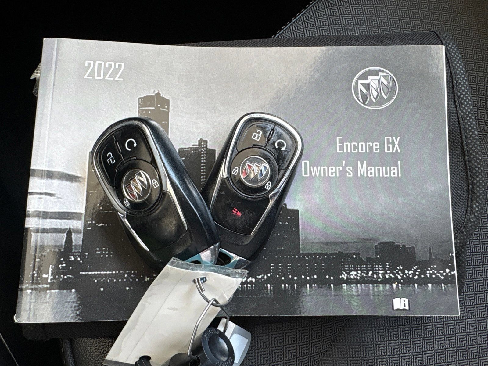 Used 2022 Buick Encore GX Select FWD image 31
