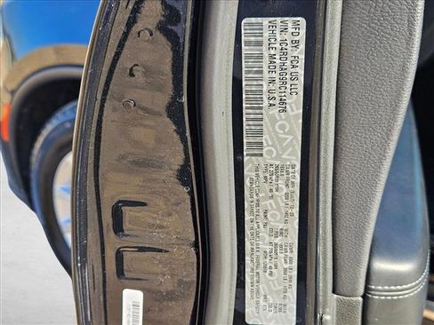 Used 2024 Dodge Durango SXT image 25