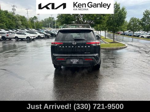 Used 2022 Nissan Pathfinder SV AWD/4WD image 6