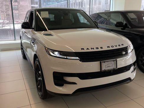 Used 2024 Land Rover Range Rover Sport SE image 8