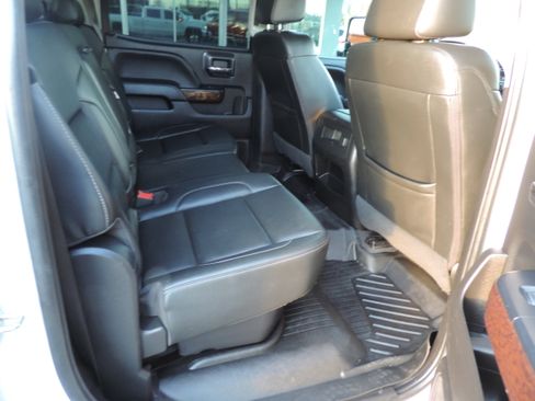 Used 2019 GMC Sierra 3500 SLT w/ Duramax Plus Package image 17