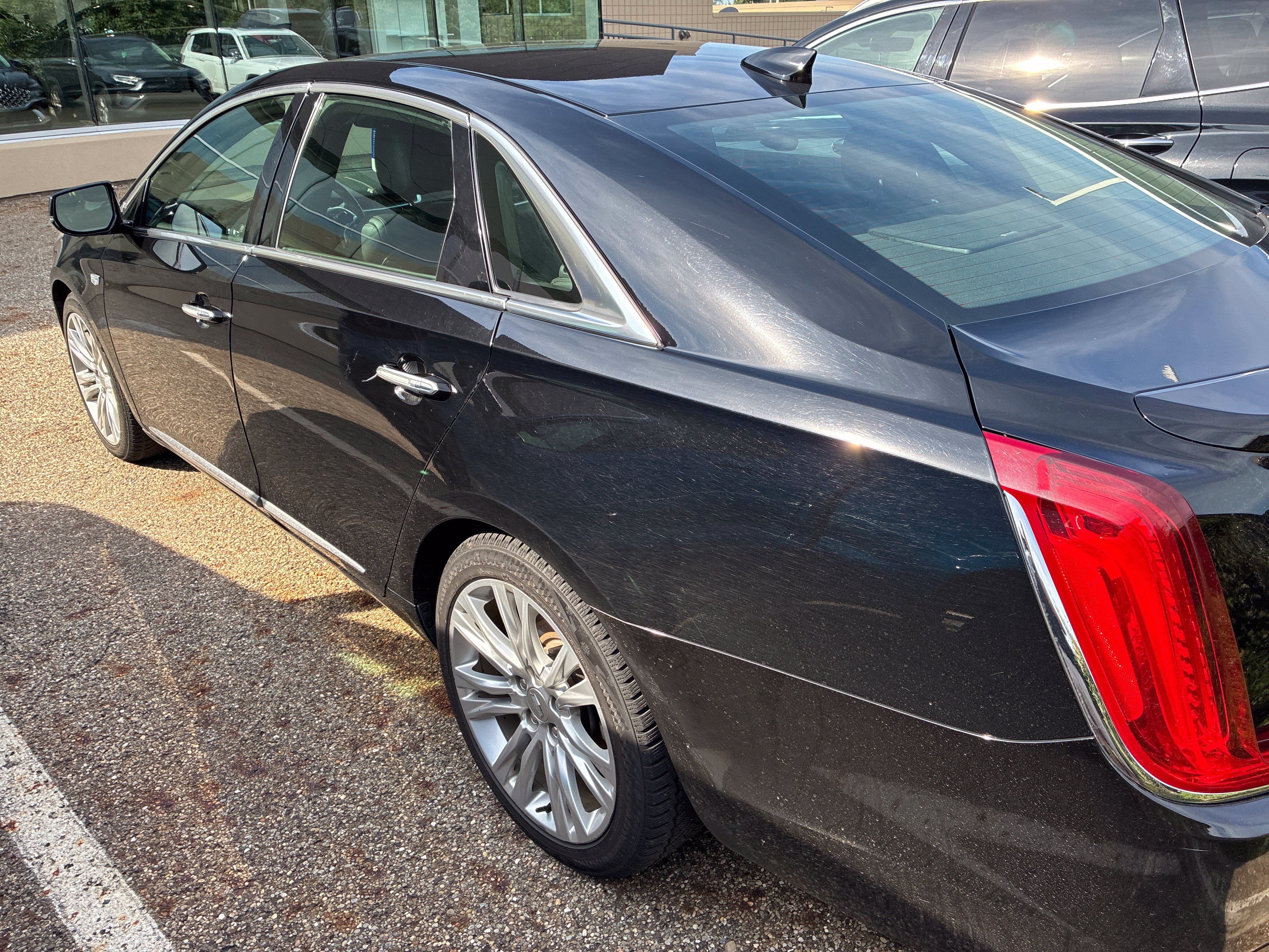 Used 2019 Cadillac XTS Luxury FWD image 3