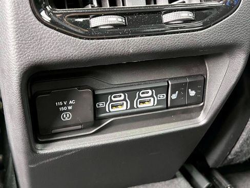 Used 2022 Jeep Grand Cherokee Overland image 14