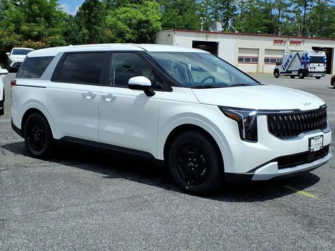 New 2026 Kia Carnival LX FWD image 2