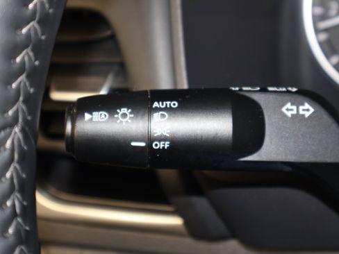 Used 2025 Nissan Rogue SV image 23