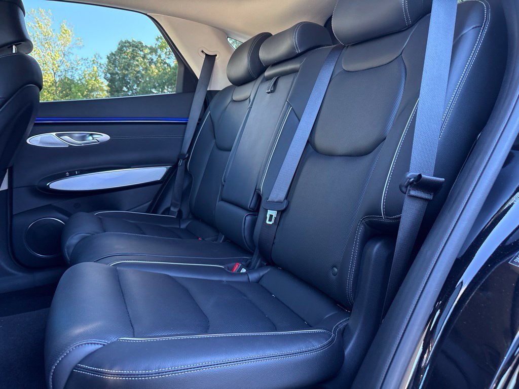 Certified 2026 Genesis GV70 2.5T Advanced AWD/4WD image 12