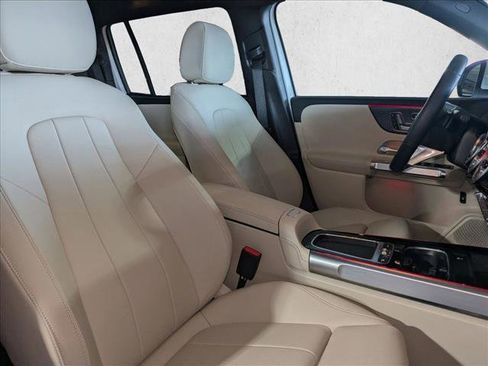 Certified 2025 Mercedes-Benz GLB 250 4MATIC image 18