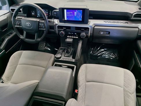 Used 2025 Toyota Tacoma SR5 AWD/4WD image 11