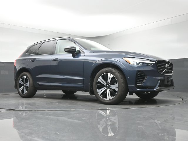Used 2024 Volvo XC60 T8 Plus w/ Protection Package Premier AWD/4WD image 10