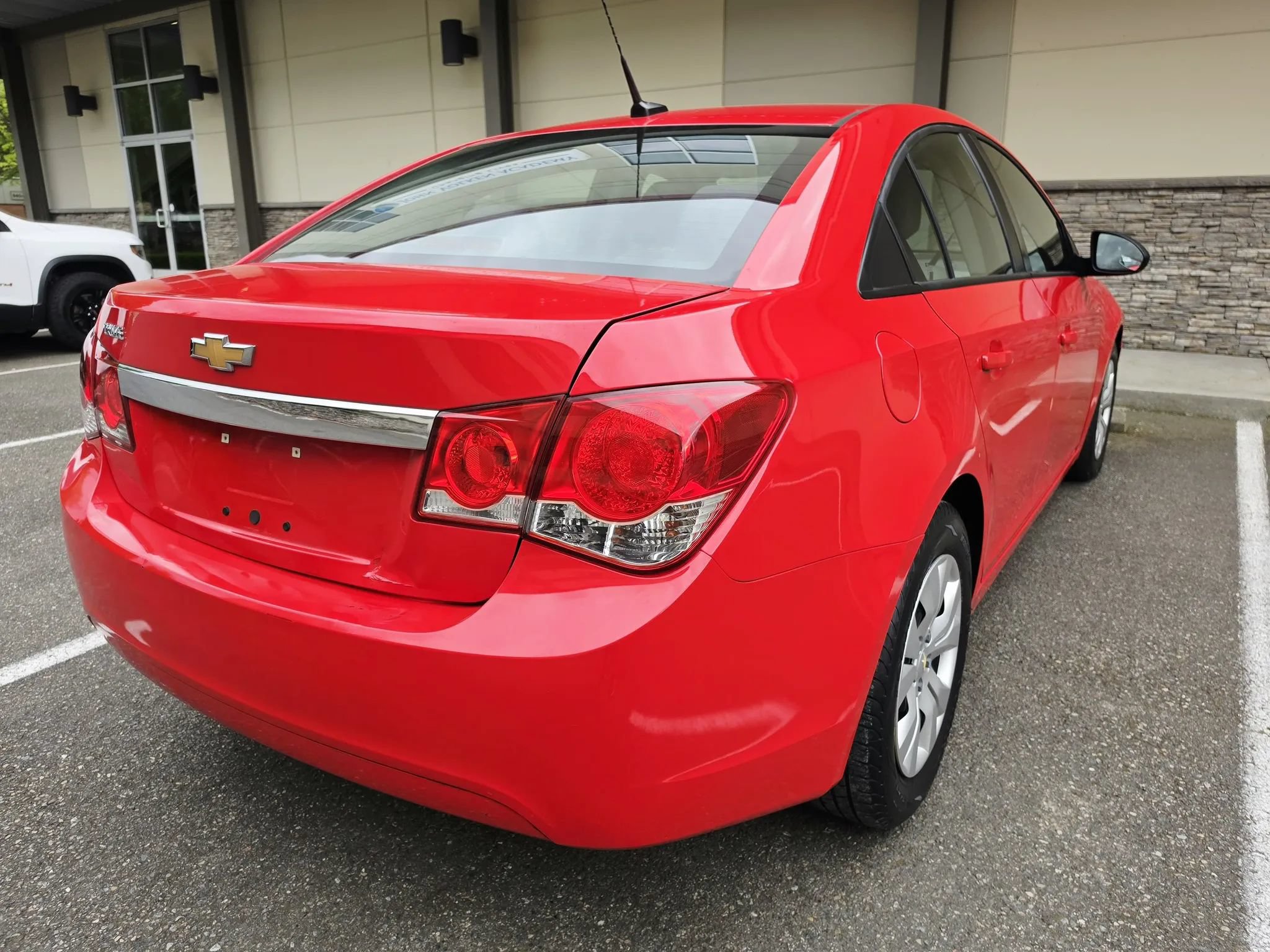 Used 2014 Chevrolet Cruze LS FWD image 5