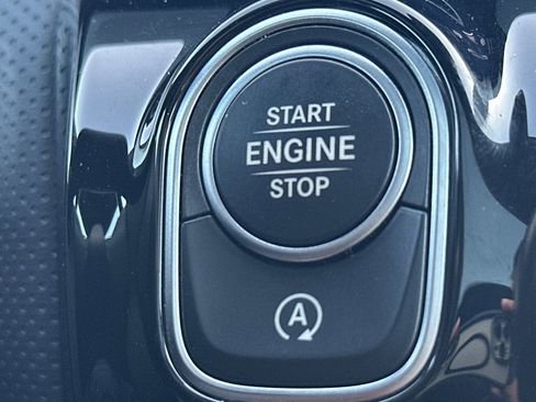 Used 2025 Mercedes-Benz CLA 250 image 34