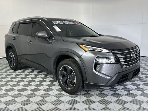 Certified 2025 Nissan Rogue SV w/ SV Premium Package FWD image 2