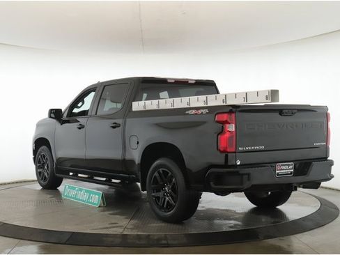 Used 2023 Chevrolet Silverado 1500 Custom image 8
