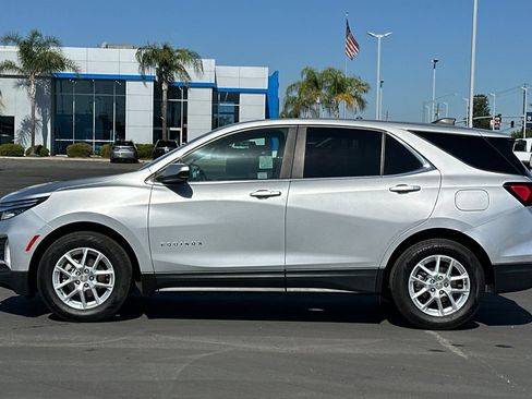 Used 2022 Chevrolet Equinox LT w/ Driver Convenience Package FWD image 8