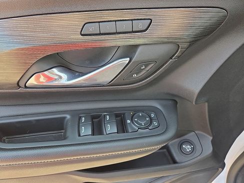 Used 2024 GMC Terrain SLT image 22