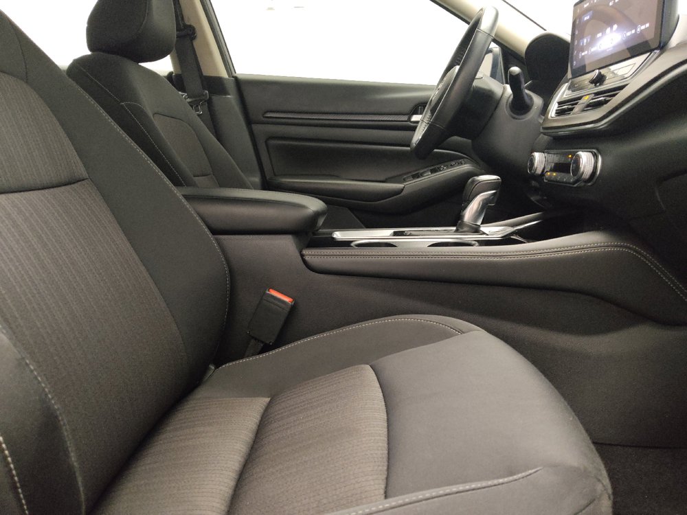 Used 2024 Nissan Altima 2.5 SV w/ SV Premium Package FWD image 21