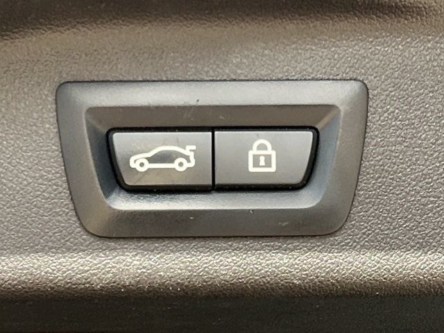 Used 2021 BMW X7 M50i AWD/4WD image 20