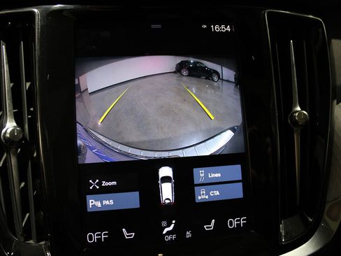 Used 2021 Volvo V60 T5 Cross Country w/ Climate Package image 31