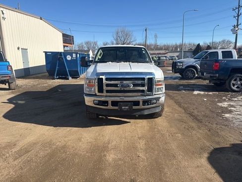 Used 2009 Ford F250 Lariat image 2