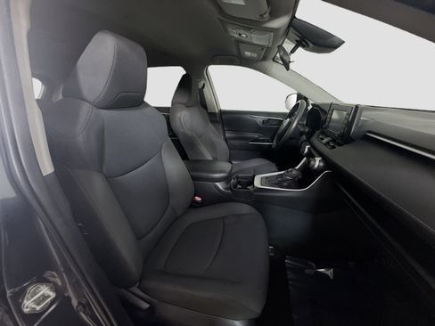 Used 2020 Toyota RAV4 LE image 28