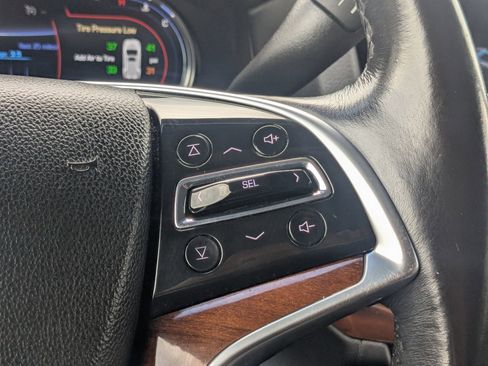 Used 2019 Cadillac Escalade Luxury AWD/4WD image 24